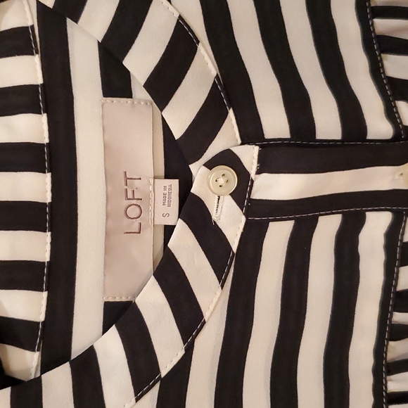 LOFT Black & Ivory Striking Blouse! 🦓🤍🖤🤍🖤🤍🖤🤍🦓 - Picture 2 of 12